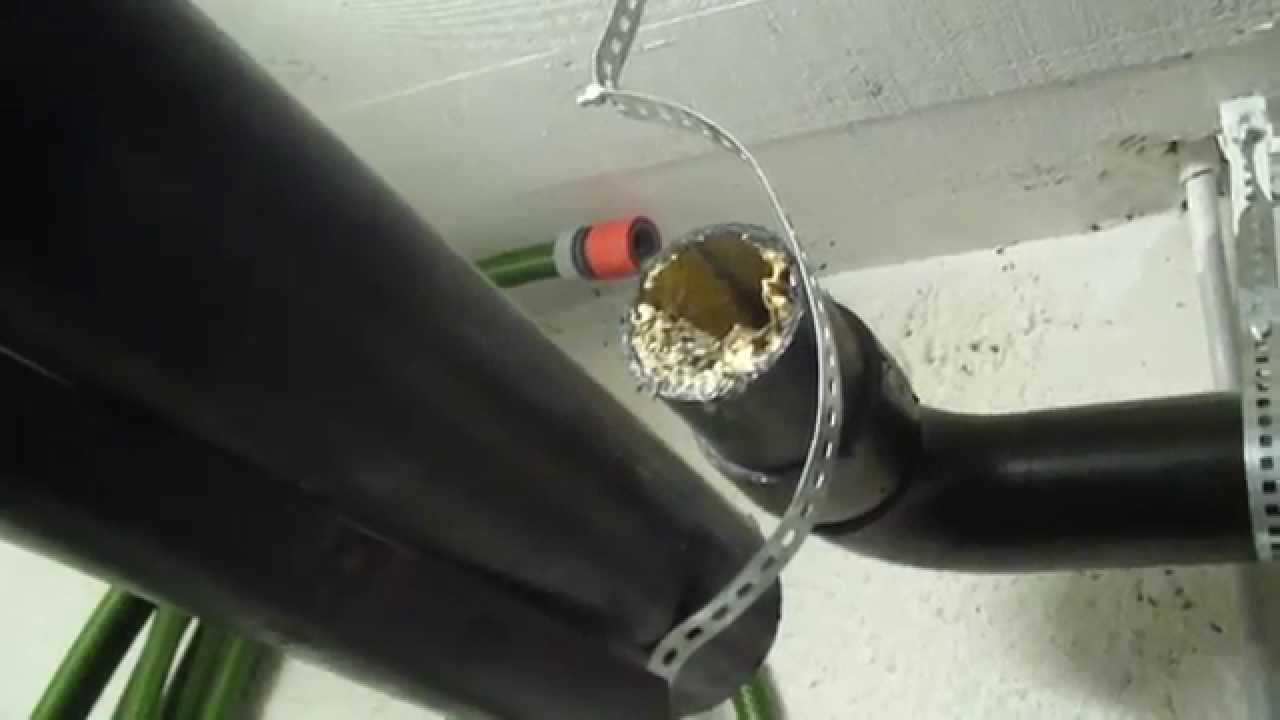 Waschbecken Verstopft
 Abfluss verstopft Rohr aufschneiden Waschbecken