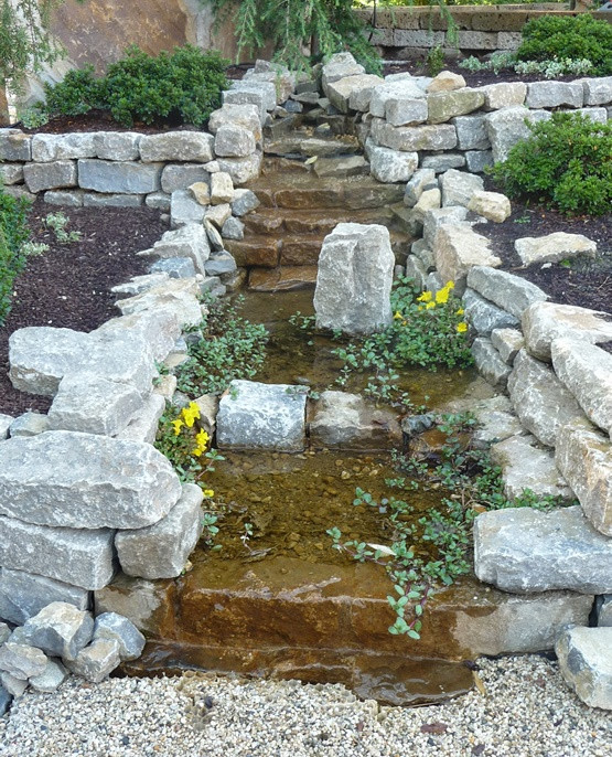 Wasserspiele Garten
 KOWERT Gartenwelt Bachlauf & Wasserspiele