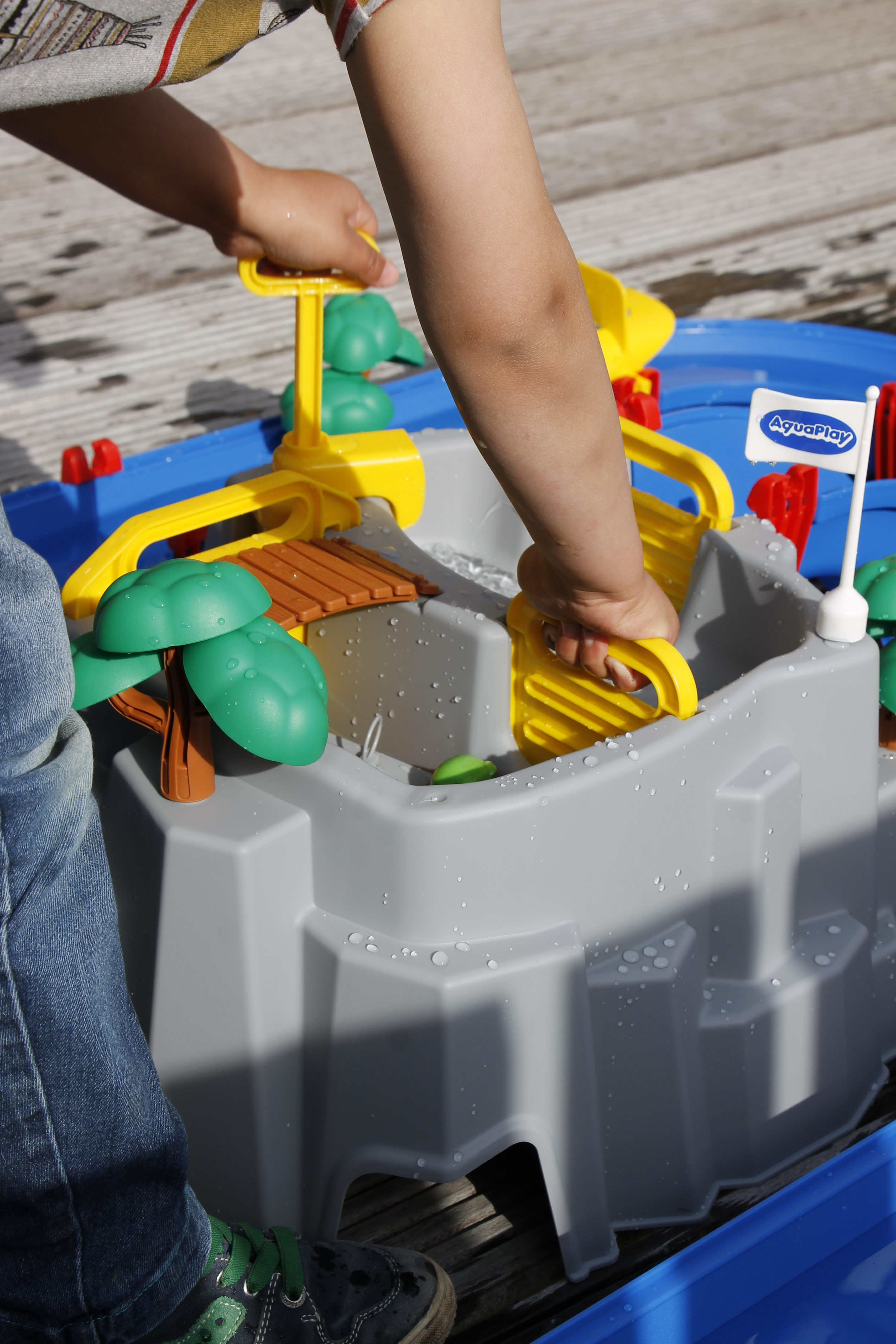 Wasserspielzeug Garten
 AquaPlay Wasserbahn Wasserspielzeug für den Garten inkl