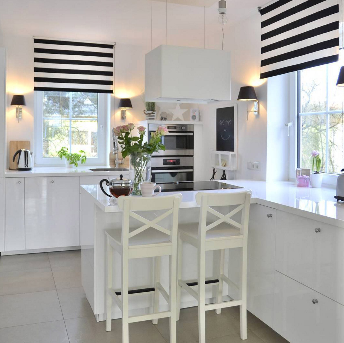 Weiße Küche
 Weiße minimalistische Küchen tolle Fotos und