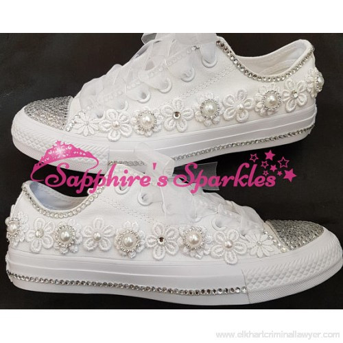 Weiße Schuhe Hochzeit
 Bräute Hochzeit Schuhe angefertigt weiße Blume Converse