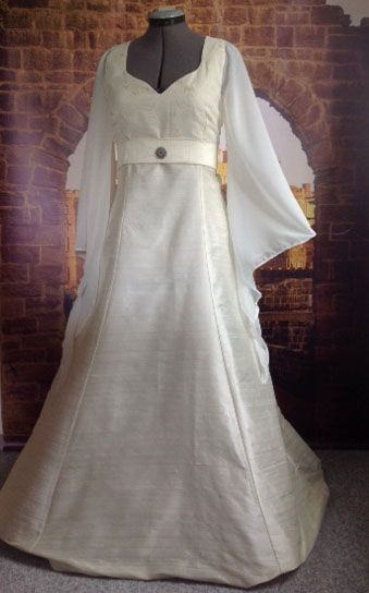 Wikinger Hochzeitskleid
 Mittelalterkleid Maßanfertigung Gewandschneider Brautkleid