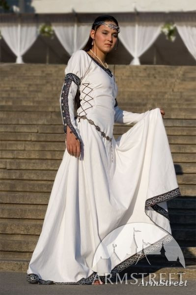 Wikinger Hochzeitskleid
 Mittelalter Kleid Larp Dame kaufen