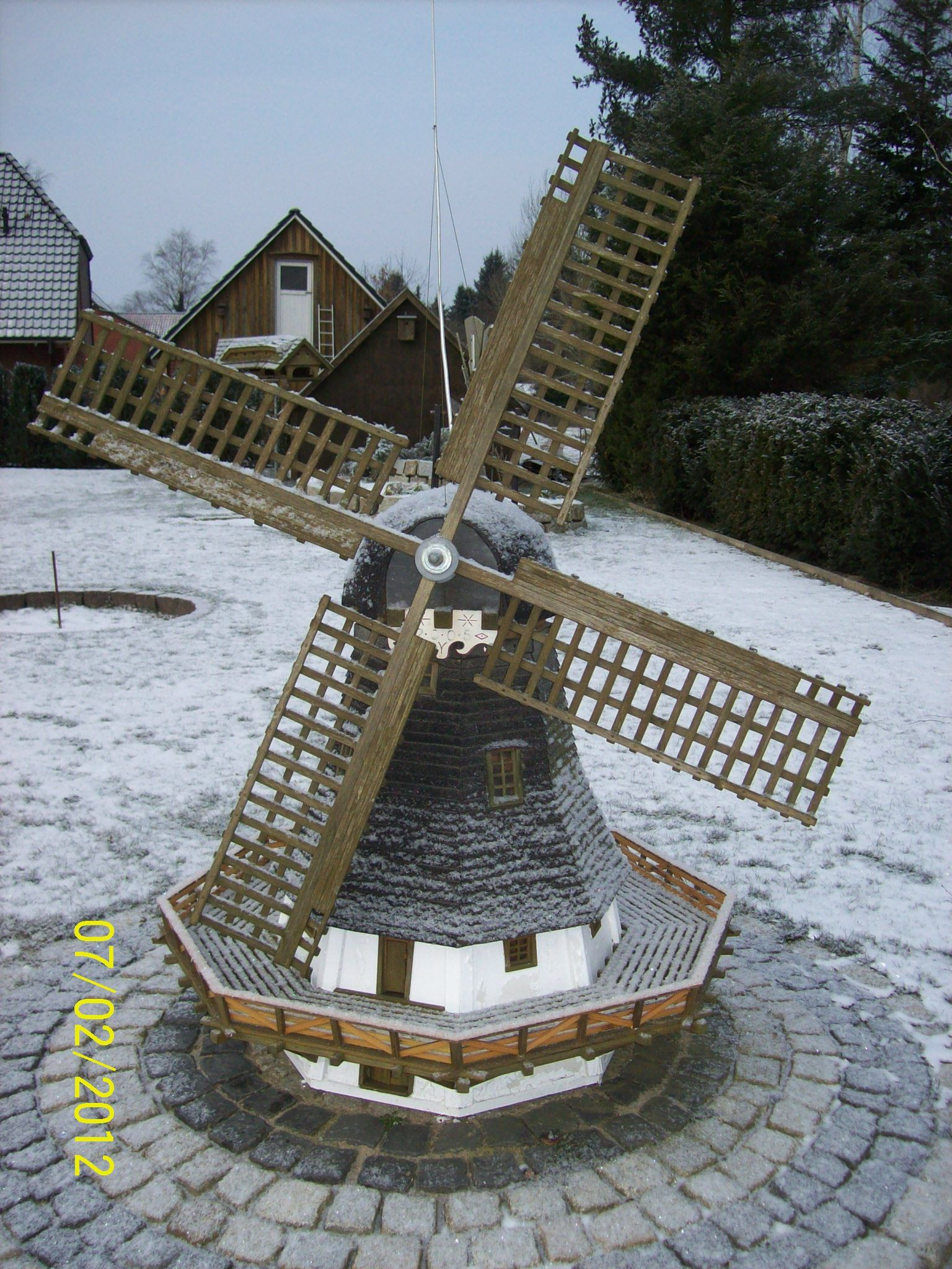 Windmühle Garten
 Gartenwindmühle 1 Bauanleitung zum selber bauen