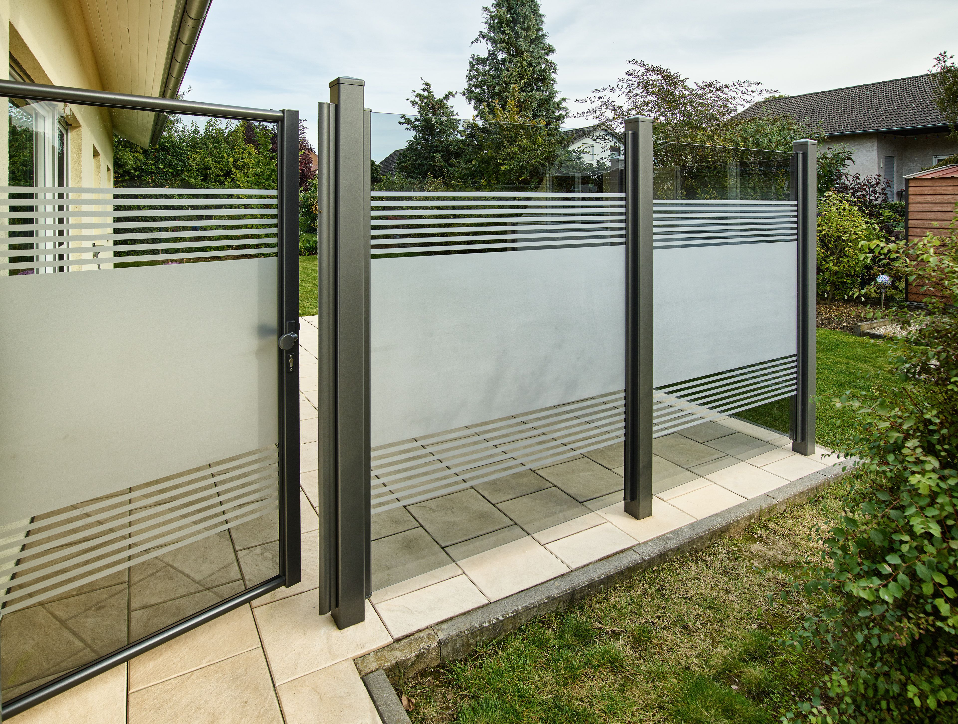 Windschutz Terrasse
 Teiltransparente Glaslösung als Wind und Sichtschutz