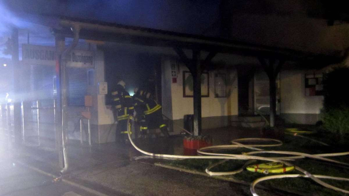 Wohnung Erlensee
 Wohnung am Bärensee in Flammen Feuerwehren aus Hanau und