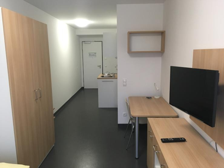 Wohnung Feldmoching
 1 Zimmer Apartment direkt an der U S Bahn Haltestelle