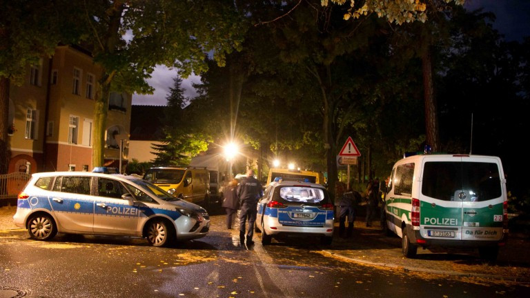 Wohnung Frohnau
 SEK stürmt Polizisten Wohnung in Berlin Frohnau – B Z Berlin