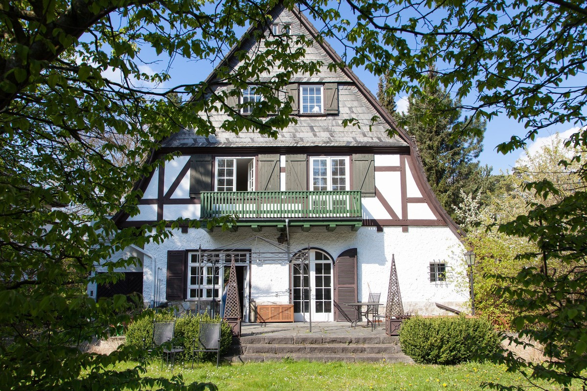 Wohnung Mieten Frohnau
 Exklusive und elegante Fachwerkvilla in fantastischer Lage