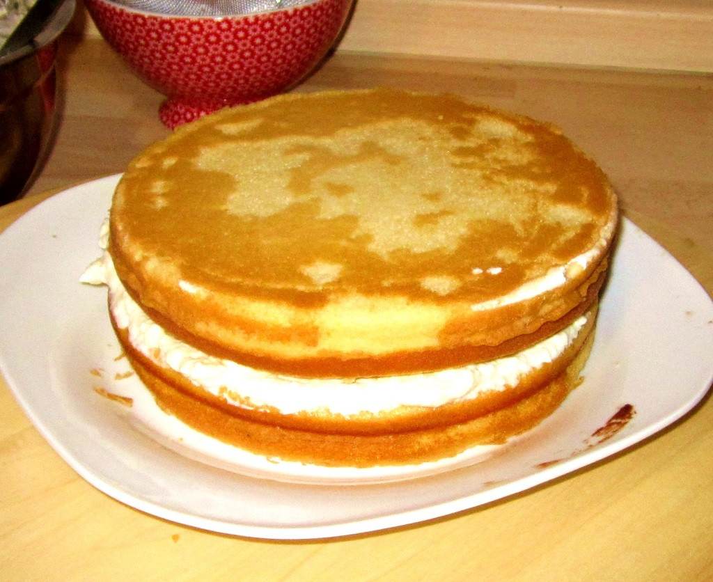 Zitronen Kuchen
 Midsummer Lemon Cake – MainBacken