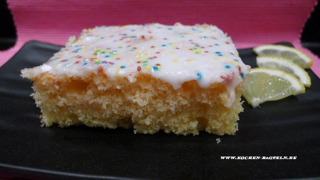 Zuckerguss Auf Warmen Kuchen
 Zuckerguss auf kuchen rezept – Appetitlich Foto Blog für Sie